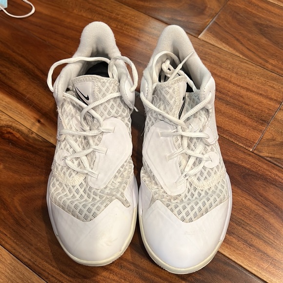 White nike zoom hyper court volleyball shoes - Picture 2 of 3